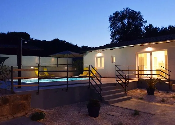 Villa In With Swimming Pool