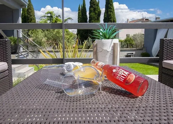 In With Swimming Pool Villa Pula