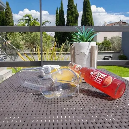 In With Swimming Pool Villa Pula