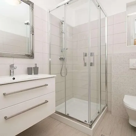 In With Swimming Pool Villa Pula